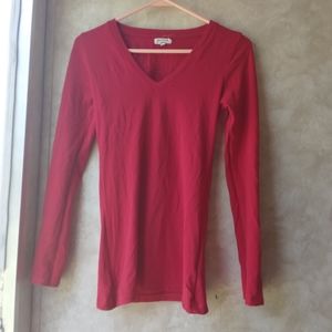 Red v-neck long sleeve shirt